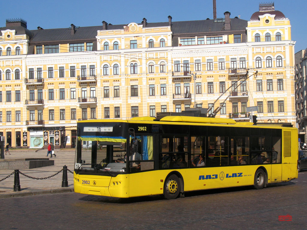 Киев, ЛАЗ E183D1 № 2902