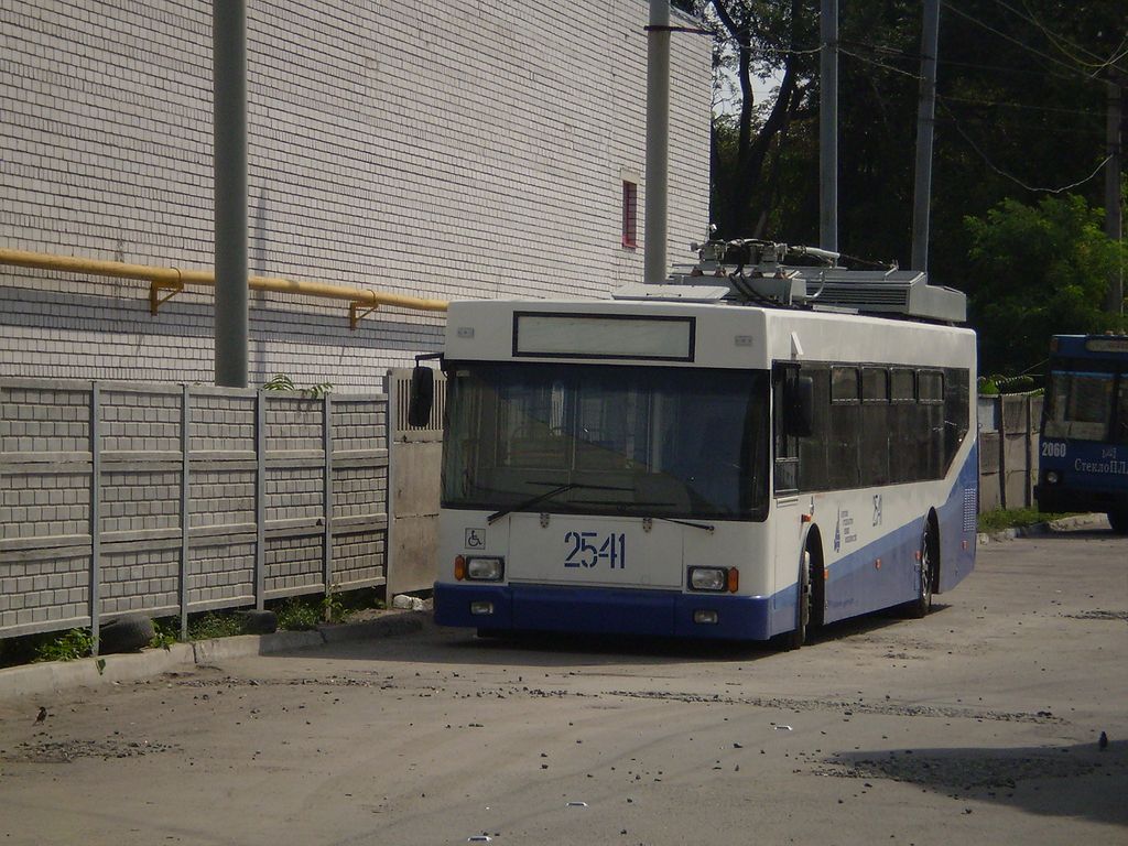 Dnyepro, YMZ E186 — 2541