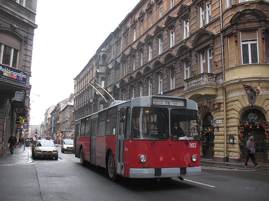 Будапешт, ЗиУ-682УВ № 902