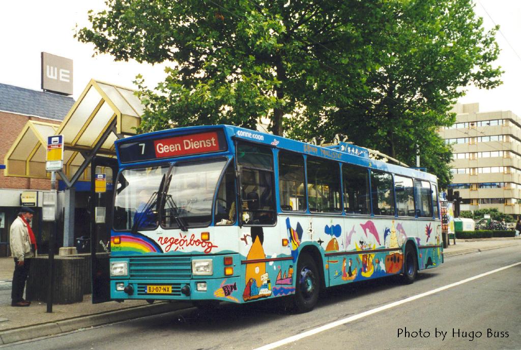 Арнем, DAF Den Oudsten B79T-KM560 / Kiepe № 0143