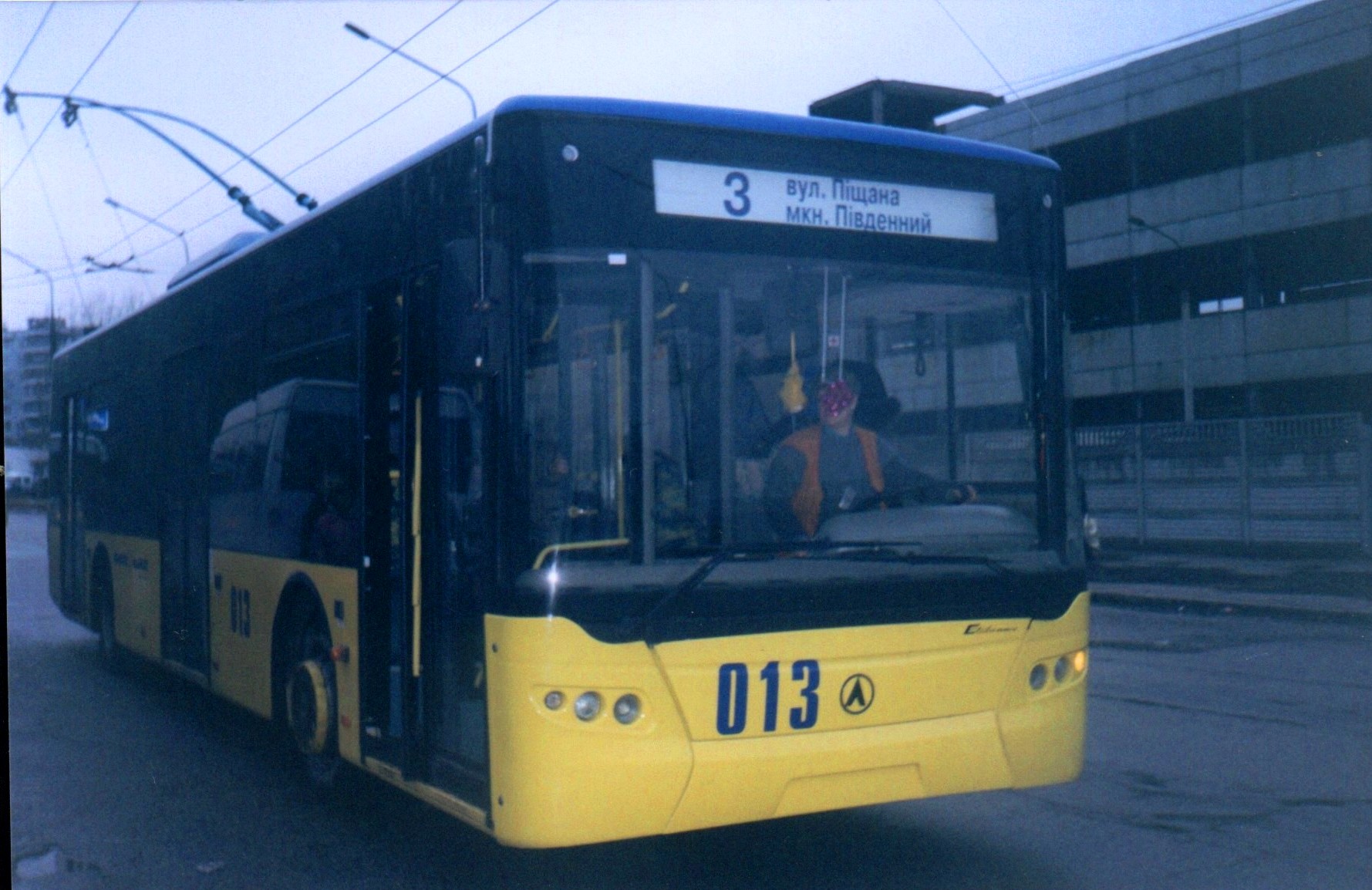 Запорожье, ЛАЗ E183D1 № 013