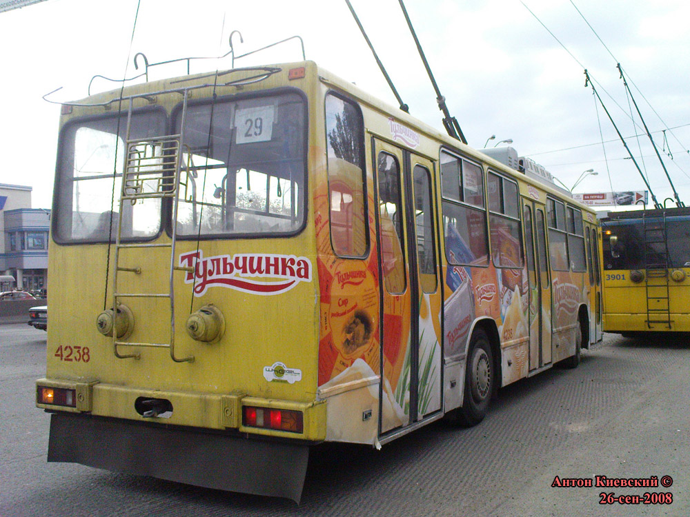 Киев, ЮМЗ Т2 № 4238