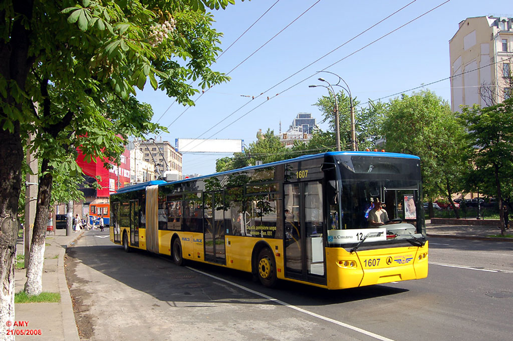 Kyjev, LAZ E301D1 č. 1607