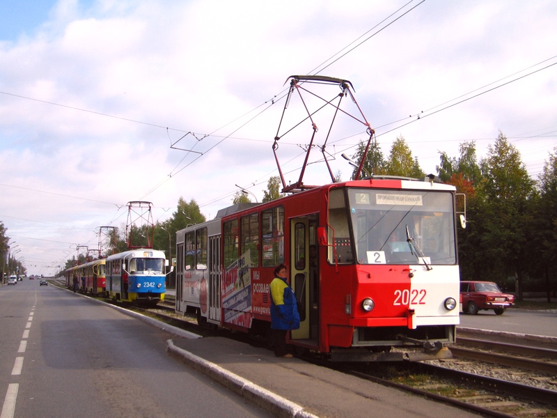 Iževsk, Tatra T6B5SU č. 2022