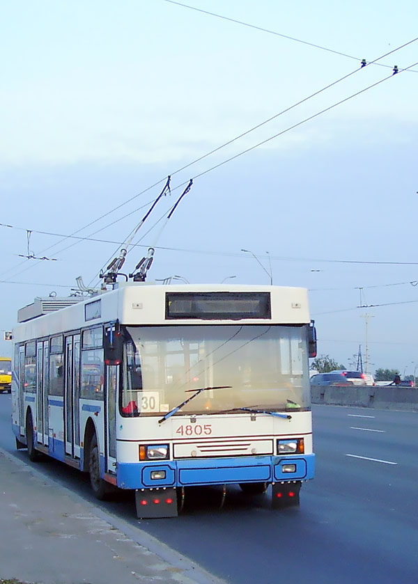 Киев, ЮМЗ E186 № 4805