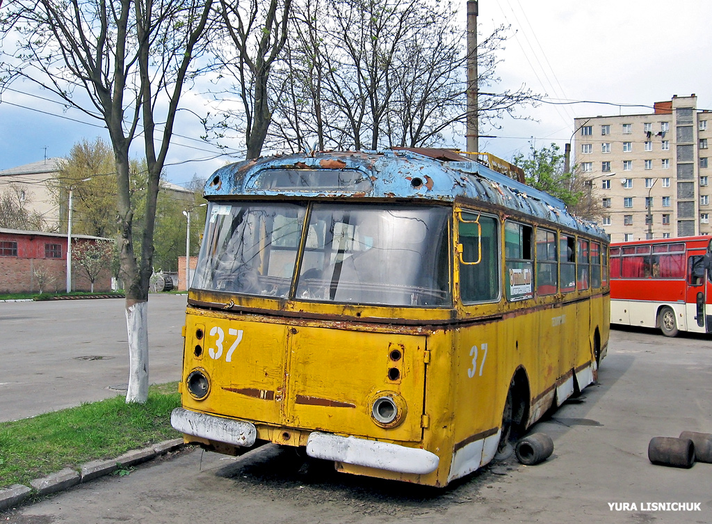 Луцк, Škoda 9Tr18 № 37
