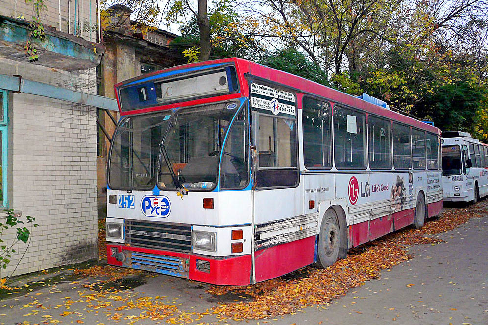 Rostov-na-Donu, DAF Den Oudsten B79T-K560 / Kiepe № 252