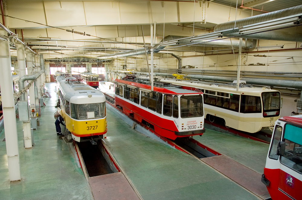 Москва, Tatra T3SU № 3727; Москва, 71-134А (ЛМ-99АЭ) № 3030