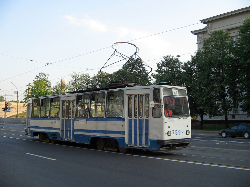 Санкт Петербург, ЛМ-68М № 7592