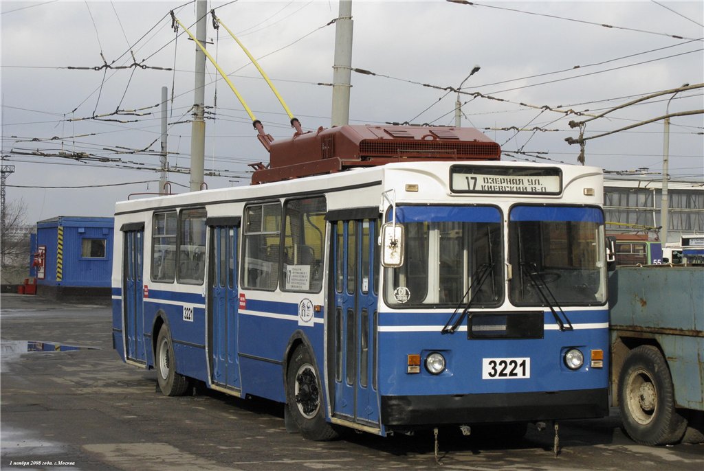 Москва, ЗиУ-682ГМ1 (с широкой передней дверью) № 3221