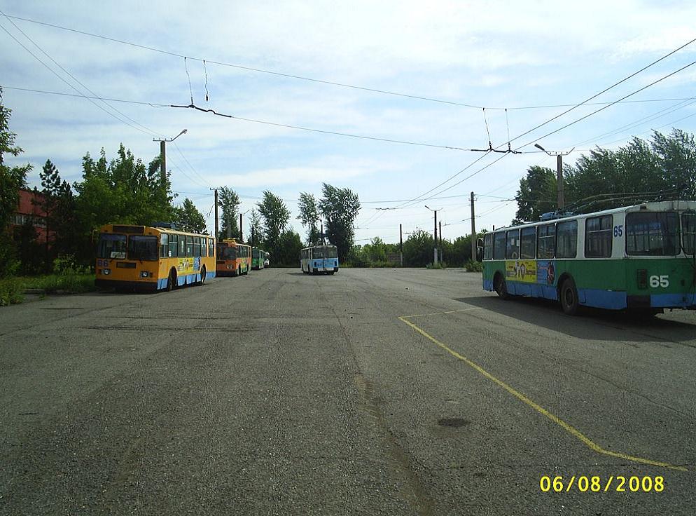 Ленинск-Кузнецкий, ЗиУ-682Г [Г00] № 66; Ленинск-Кузнецкий, ЗиУ-682Г [Г00] № 65; Ленинск-Кузнецкий — Разные фотографии