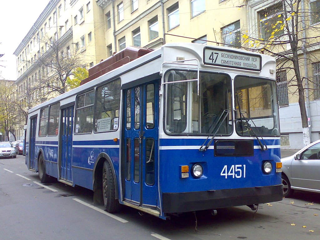 莫斯科, ZiU-682GM1 (with double first door) # 4451 莫斯科, ZiU-682GM1 (with double first door) # 4451