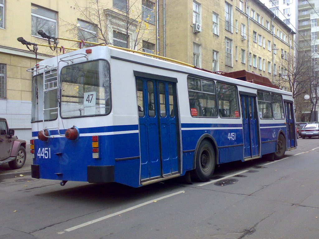 Москва, ЗиУ-682ГМ1 (с широкой передней дверью) № 4451 Москва, ЗиУ-682ГМ1 (с широкой передней дверью) № 4451