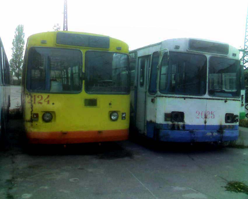 Biskek, ZiU-682G [G00] — 2124; Biskek, ZiU-682V-012 [V0A] — 2085