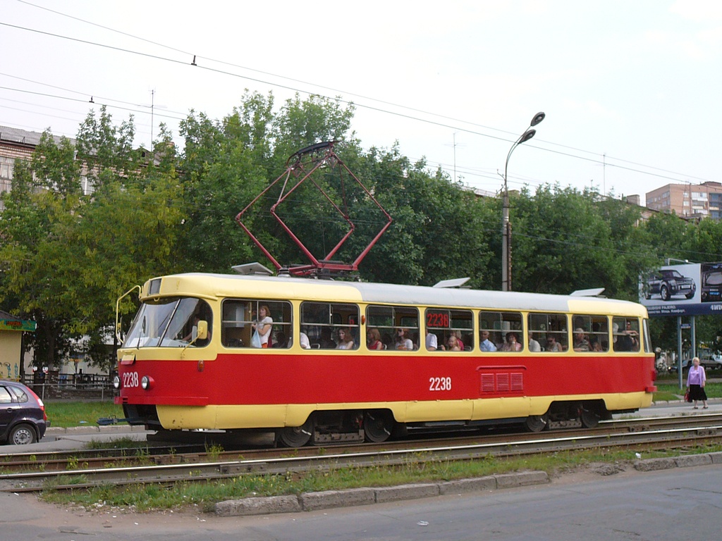 伊熱夫斯克, Tatra T3SU (2-door) # 2238