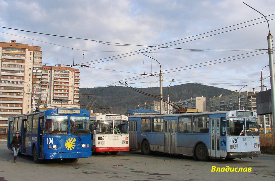 Миасс, БТЗ-52011 № 104; Миасс, ЗиУ-682ГН № 079; Миасс — Троллейбусные конечные станции и кольца