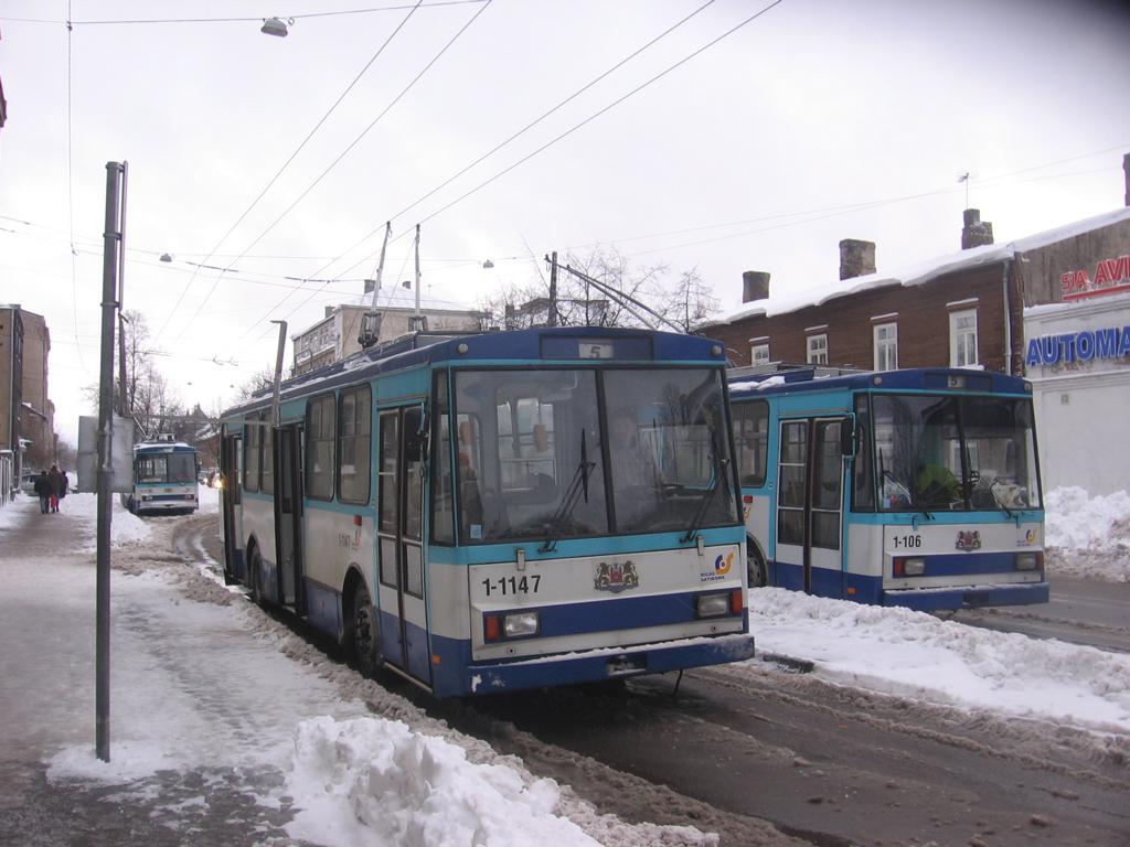 Riika, Škoda 14Tr02 # 1-1147; Riika, Škoda 14Tr89/6 # 1-106