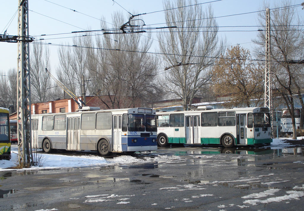 Алматы, ЗиУ-682Г-012 [Г0А] № 1197; Алматы, ЗиУ-682Г-016  [Г0М] № 1025