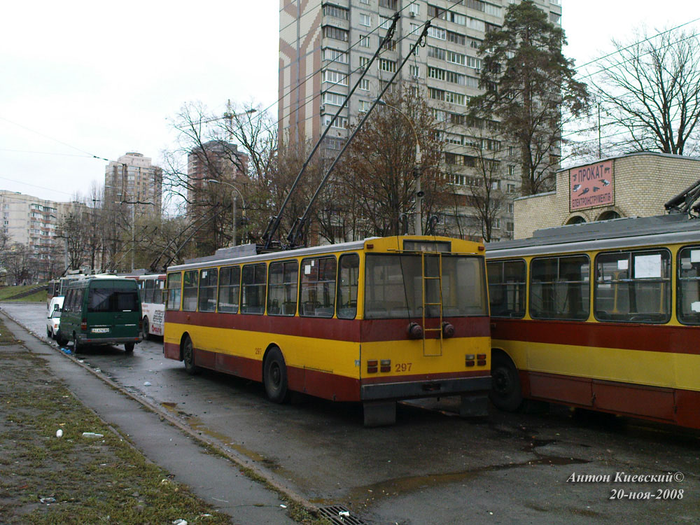 Киев, Škoda 14Tr02/6 № 297