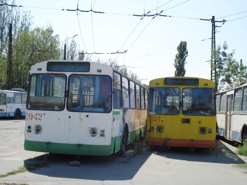 Biškek, ZiU-682V-012 [V0A] # 2042; Biškek, ZiU-682G [G00] # 2124