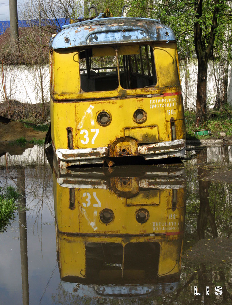 Луцк, Škoda 9Tr18 № 37
