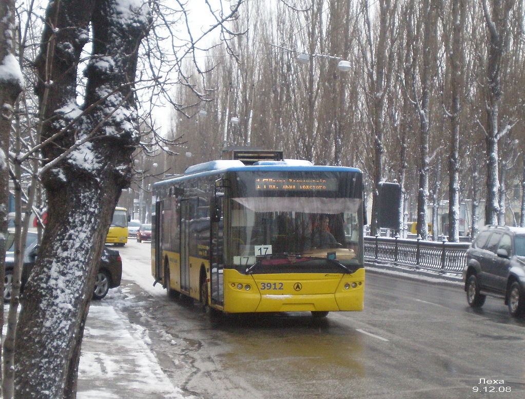 Kijevas, LAZ E183D1 nr. 3912