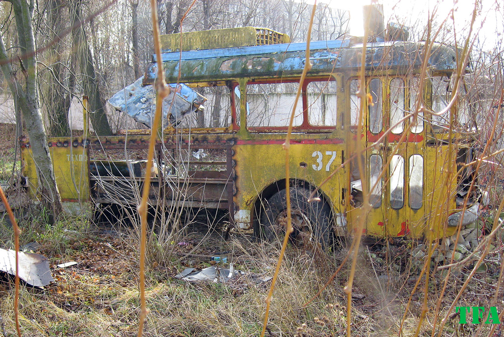 Луцк, Škoda 9Tr18 № 37