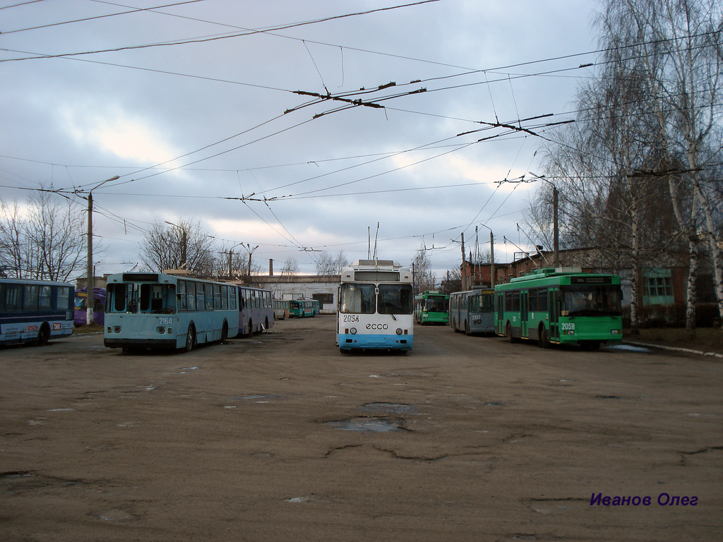 Kasan, ZiU-682V [V00] Nr. 2164; Kasan, BTZ-5276-04 Nr. 2054; Kasan, Trolza-5275.05 “Optima” Nr. 2058; Kasan — Trolleybus depot # 2