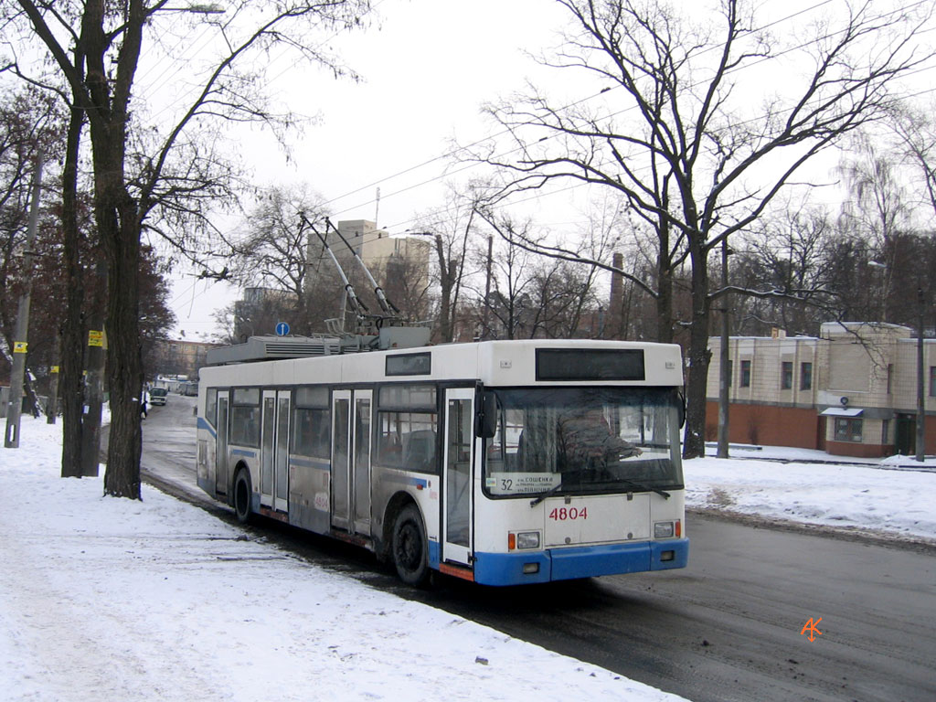 Киев, ЮМЗ E186 № 4804