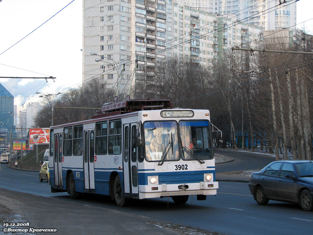 Moscow, YMZ T2 № 3902
