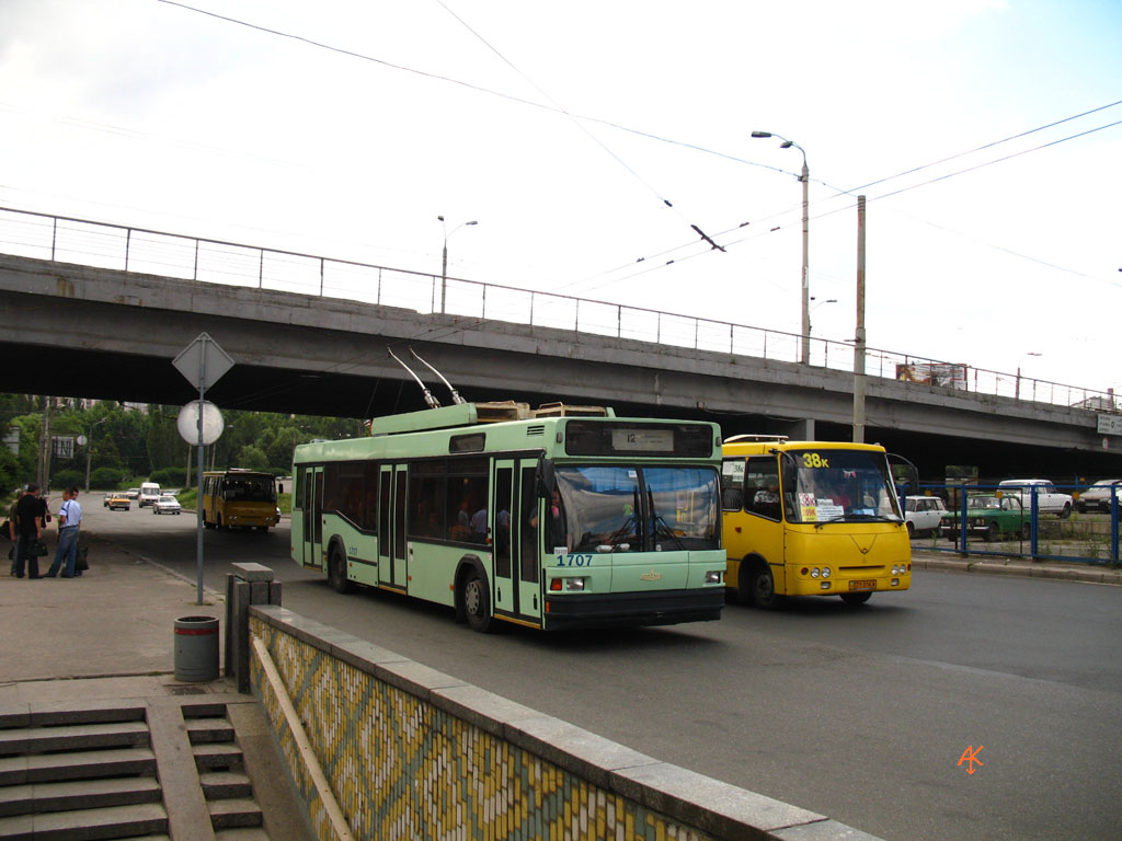 Киев, МАЗ-103Т № 1707