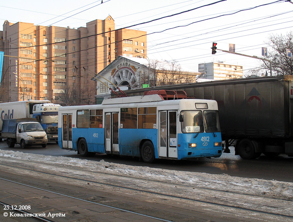 Москва, БТЗ-52761Р № 4912