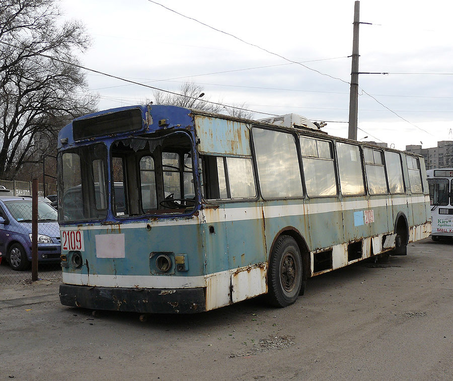 Днепр, ЗиУ-682В [В00] № 2109