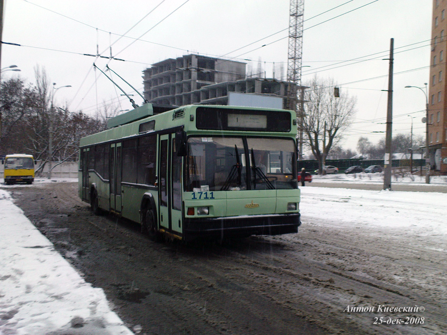 Kijev, MAZ-103T — 1711