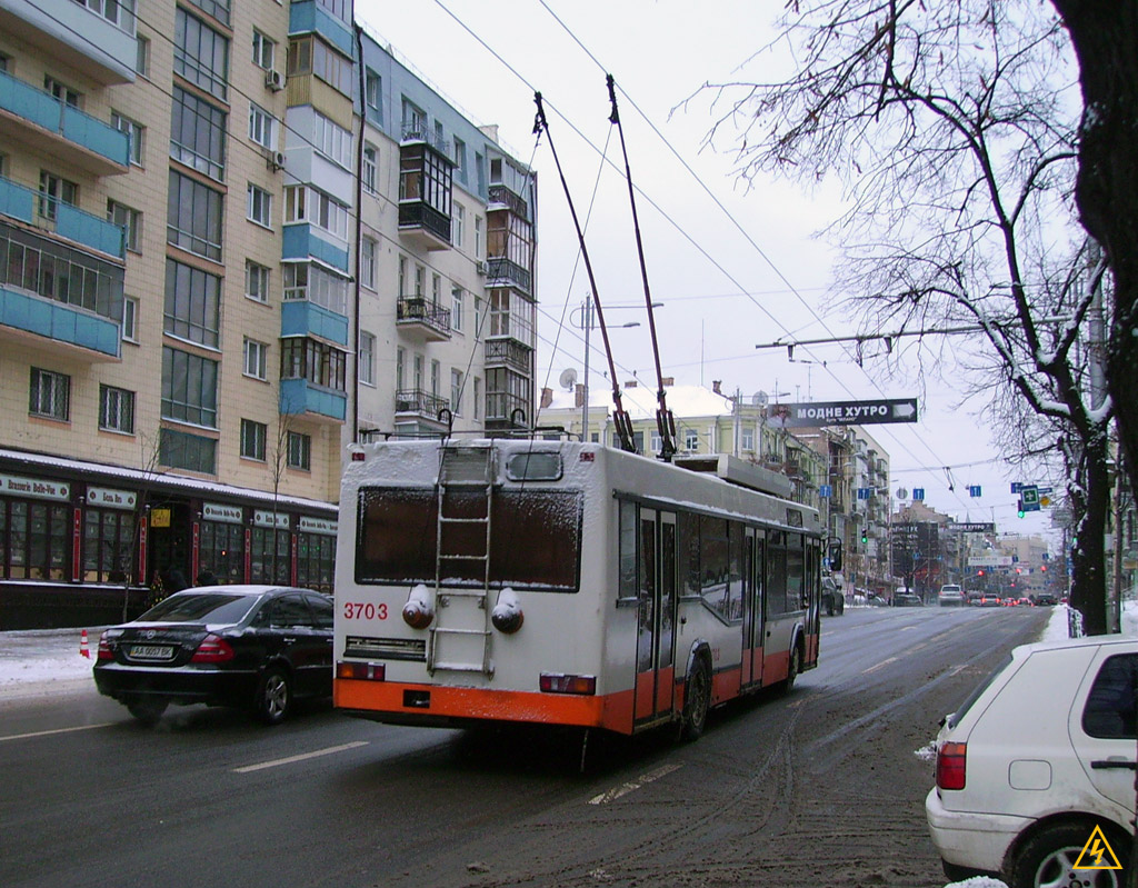Киев, МАЗ-103Т № 3703