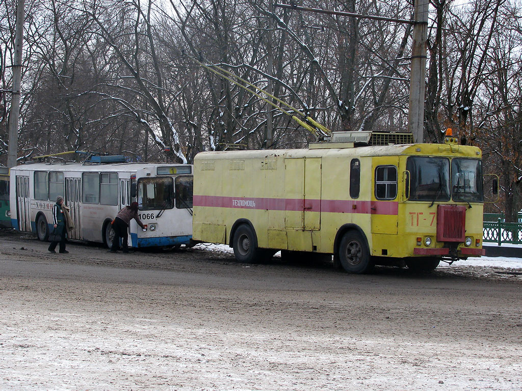Брянськ, КТГ-1 № ТГ-7; Брянськ, ЗиУ-682Г [Г00] № 1066