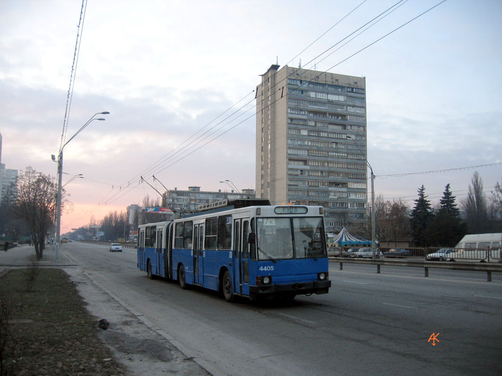 Киев, ЮМЗ Т1 № 4405