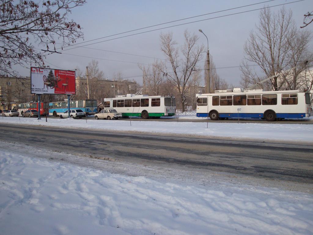 Sievierodonetsk, Dnipro E187 # 138; Sievierodonetsk, Dnipro E187 # 137; Sievierodonetsk — Miscellaneous photos Sievierodonetsk, Dnipro E187 # 138; Sievierodonetsk, Dnipro E187 # 137; Sievierodonetsk — Miscellaneous photos