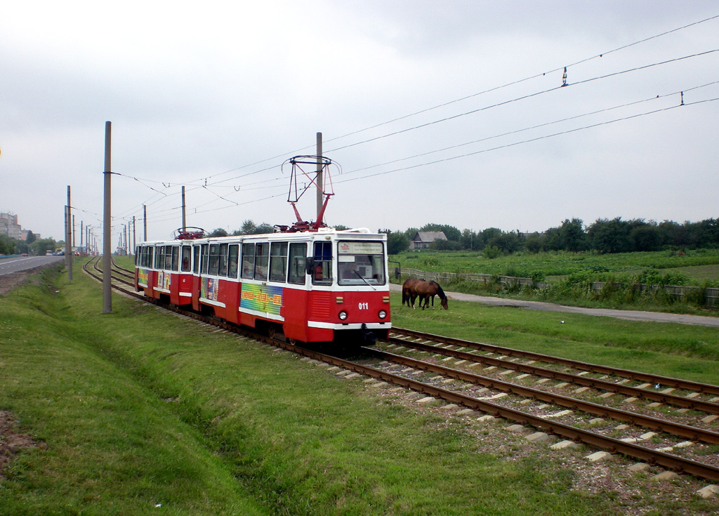 Мозырь, 71-605 (КТМ-5М3) № 011; Транспорт и животные