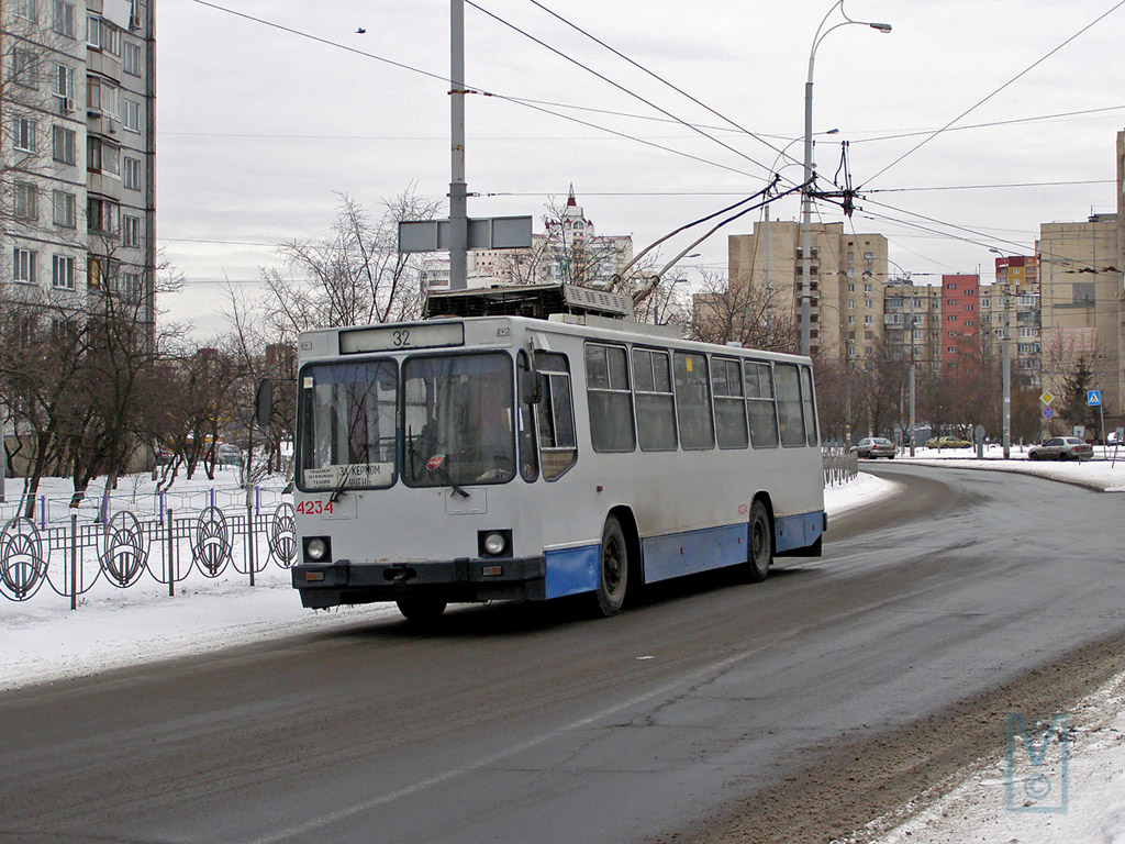 Киев, ЮМЗ Т2 № 4234