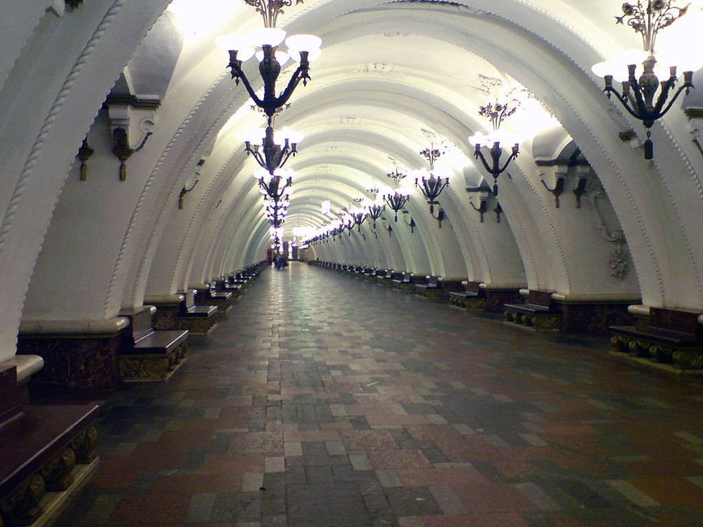 Москва — Метрополитен — [3] Арбатско-Покровская линия