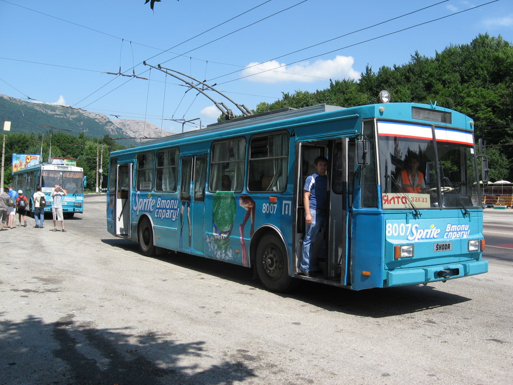 Кримський тролейбус, Škoda 14Tr02/6 № 8007 Кримський тролейбус, Škoda 14Tr02/6 № 8007