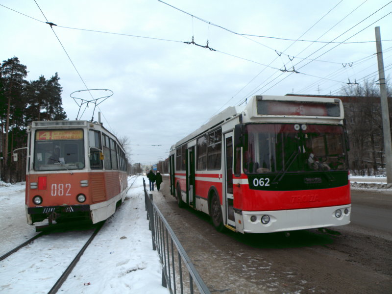 Дзержинск, 71-605А № 082; Дзержинск, ЗиУ-682Г-016.02 № 062; Дзержинск — Разные фотографии