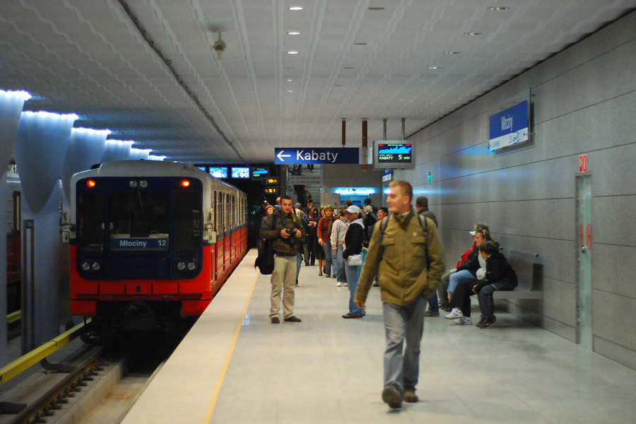 Варшава, 81-572 № 023; Варшава — Метрополитен