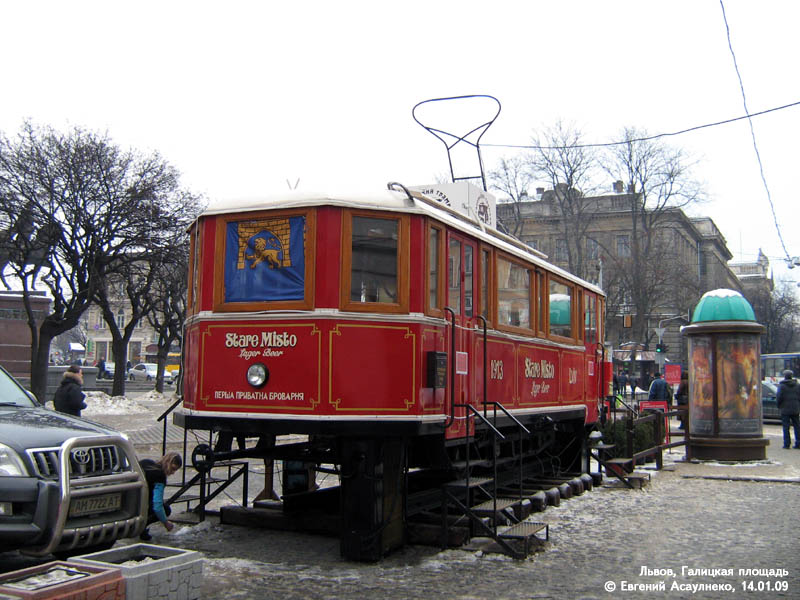 Львов, Двухосный моторный Graz/Siemens & Halske № 27; Львов — Реплика трамвая Sanok