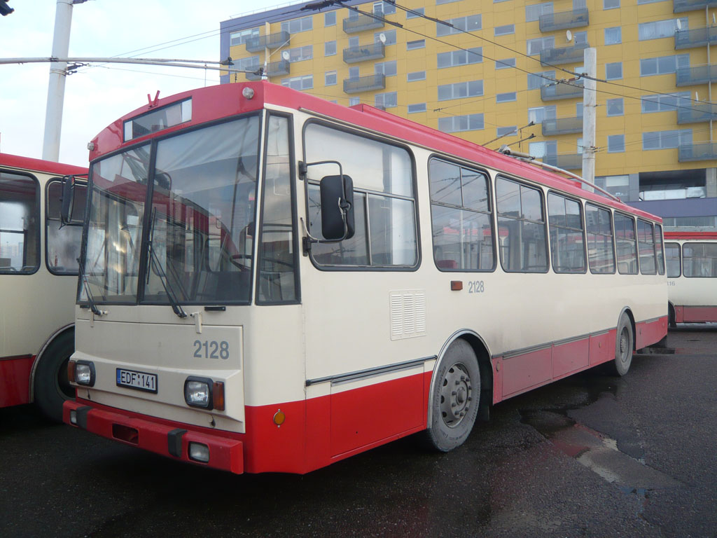 Vilnius, Škoda 14Tr10/6 # 2128 Vilnius, Škoda 14Tr10/6 # 2128