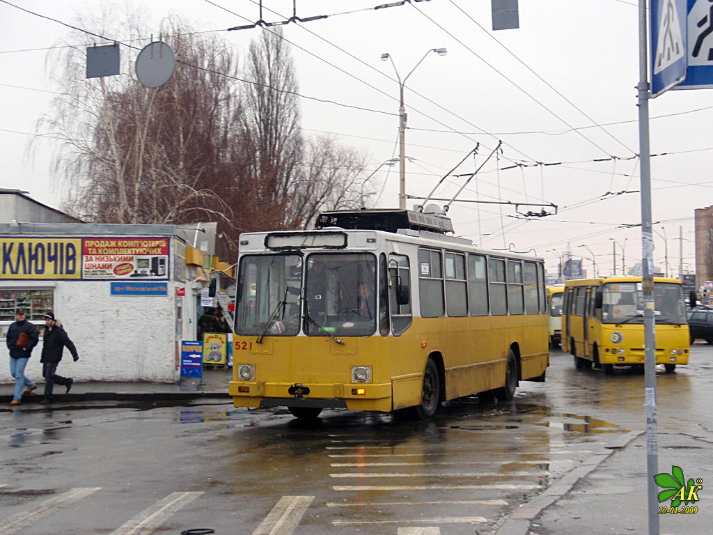 Киев, ЮМЗ Т2 № 521