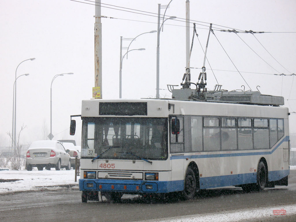 Киев, ЮМЗ E186 № 4805