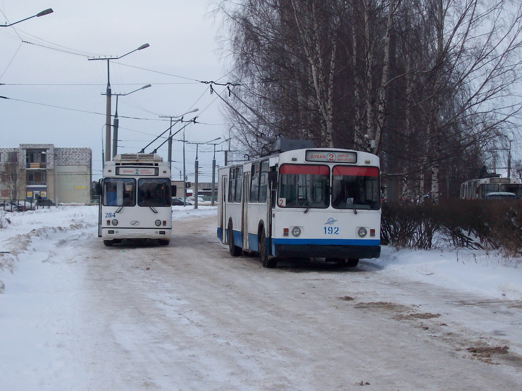 Йошкар-Ола, БТЗ-5276-04 № 284; Йошкар-Ола, ЗиУ-682В № 192 Йошкар-Ола, БТЗ-5276-04 № 284; Йошкар-Ола, ЗиУ-682В № 192