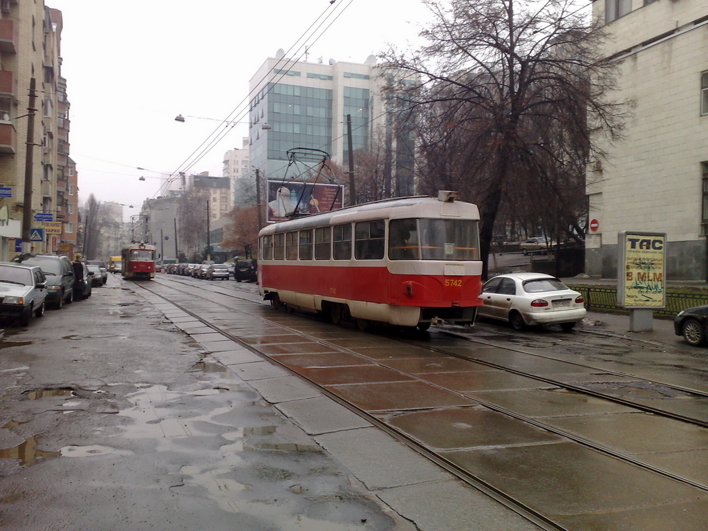 Киев, Tatra T3SU № 5742